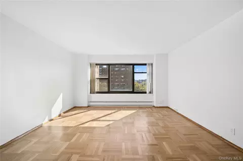 21-55 34th Ave #9B, Astoria, NY 11106