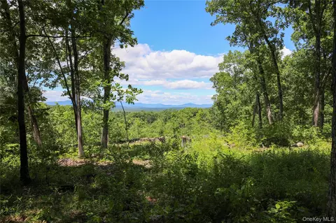 814 Cow Hough Rd, Esopus, NY 12561