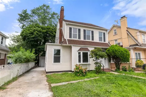 8492 Homelawn St, Jamaica, NY 11432