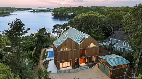 25 Bluff Point Rd, Sag Harbor, NY 11963