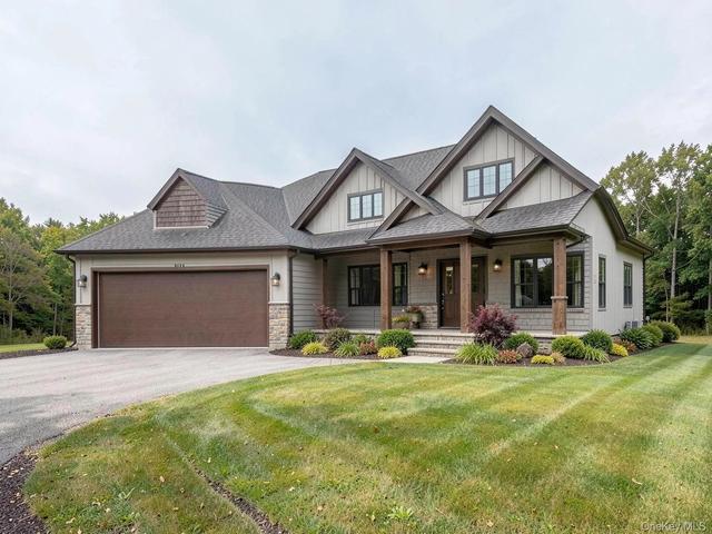 6 Shadow Ct, Wappinger, NY 12590