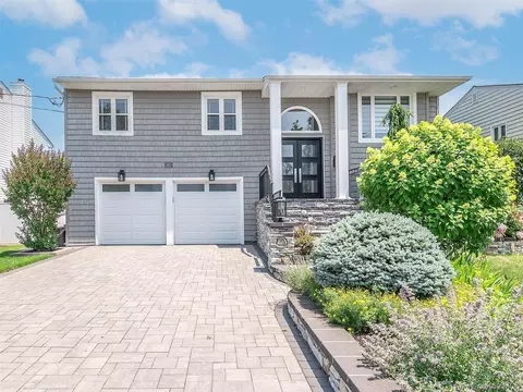 2923 Len Dr, Bellmore, NY 11710