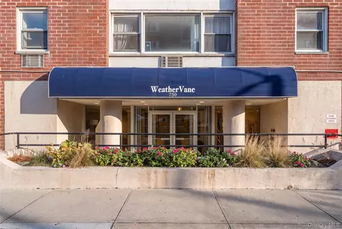 750 Shore Rd #2D, Long Beach, NY 11561