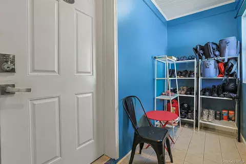 Entry Way - 629 Belden St, Peekskill, NY 10566 photo 5 of 9
