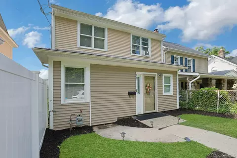 Exterior - 629 Belden St, Peekskill, NY 10566 photo 2 of 5