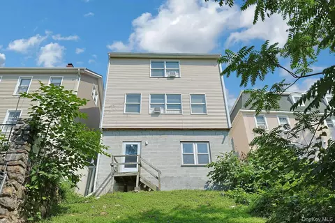 Exterior - 629 Belden St, Peekskill, NY 10566 photo 3 of 5