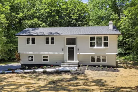6 Vanessa Ln, Staatsburg, NY 12580