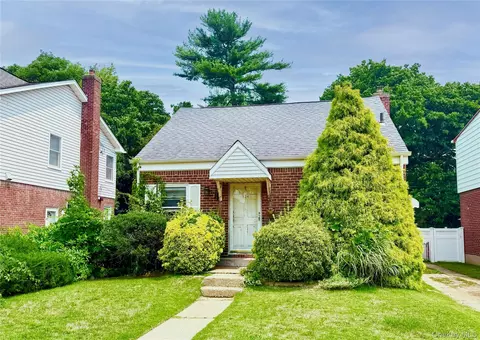 534 Sperry Blvd, North Hempstead, NY 11040