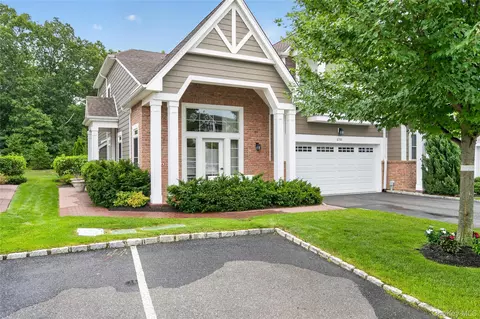 Exterior - 67101 Red Cedar Rd, Plainview, NY 11803 photo 1 of 3