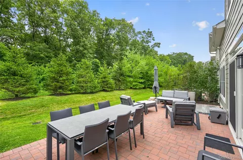 Exterior - 67101 Red Cedar Rd, Plainview, NY 11803 photo 3 of 3