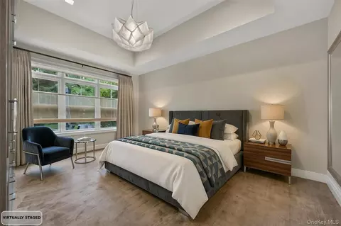 Bedroom - 67101 Red Cedar Rd, Plainview, NY 11803 photo 1 of 5