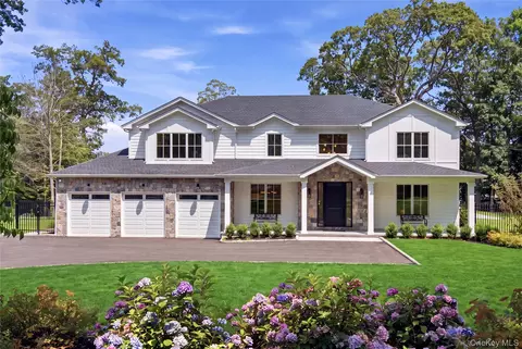 32 Pine Rd, Syosset, NY 11791