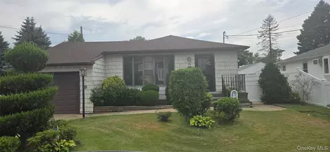 29 Scherer St, Bethpage, NY 11714