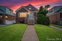 248 Kensington Rd S, Garden City, NY 11530