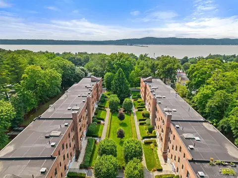 14 S Broadway #7-2B, Greenburgh, NY 10533