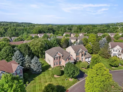 View/Area - 421 Vassar Pl, Fishkill, NY 12524 photo 2 of 9