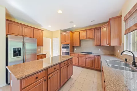 Kitchen - 421 Vassar Pl, Fishkill, NY 12524 photo 3 of 4