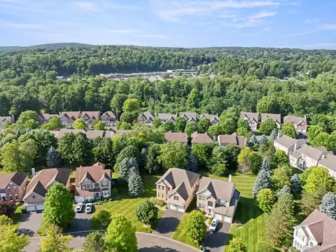 View/Area - 421 Vassar Pl, Fishkill, NY 12524 photo 6 of 9