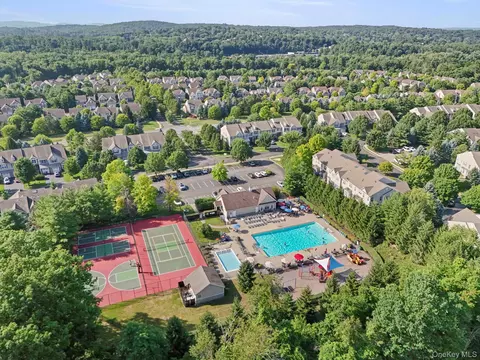 View/Area - 421 Vassar Pl, Fishkill, NY 12524 photo 8 of 9