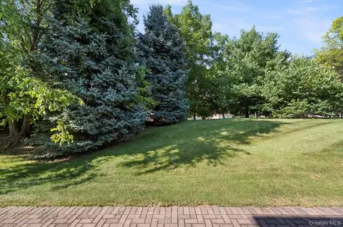 Exterior - 421 Vassar Pl, Fishkill, NY 12524 photo 4 of 8