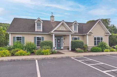 Exterior - 421 Vassar Pl, Fishkill, NY 12524 photo 7 of 8
