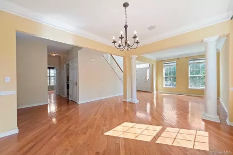 Living - 421 Vassar Pl, Fishkill, NY 12524 photo 4 of 8