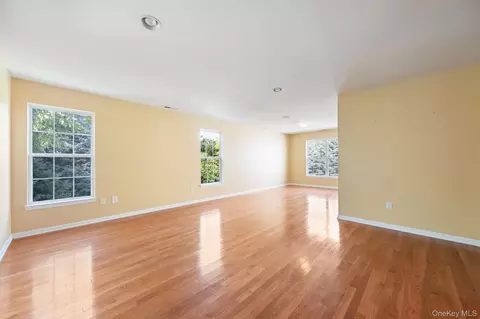 Living - 421 Vassar Pl, Fishkill, NY 12524 photo 6 of 8