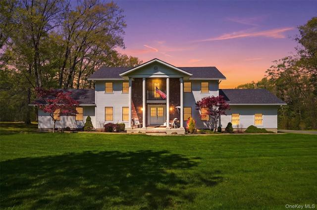 32 Sunset Cir, Germantown, NY 12526