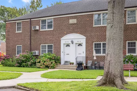 252-38 60th Ave #L 591, Little Neck, NY 11362