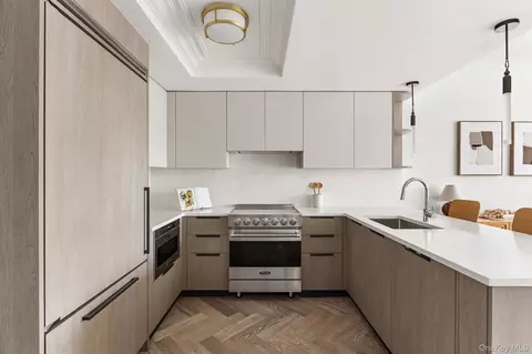 78-29 Austin #404, Forest Hills, NY 11375