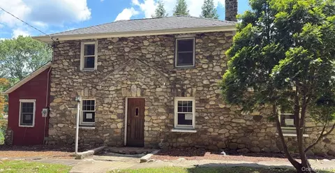 20 Old Oregon Rd, Cortlandt, NY 10567