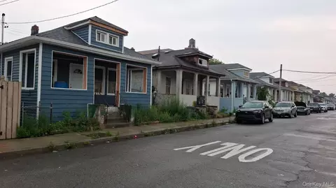 194 Beach 25th St, Far Rockaway, NY 11691