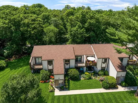 35 Richmond Blvd #4B, Ronkonkoma, NY 11779
