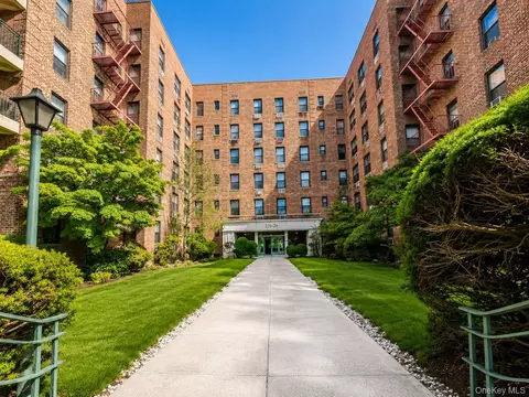 226-26 Union Tpke #1F, Oakland Gardens, NY 11364