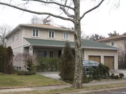 735 Sherwood St, Valley Stream, NY 11581