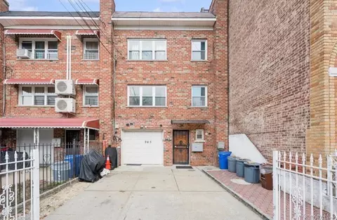 945 E 228th St, New York, NY 10466