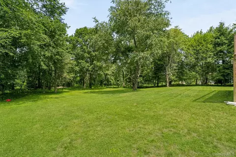 Exterior - 63 Hunt Rd, Wallkill, NY 12589 photo 6 of 9
