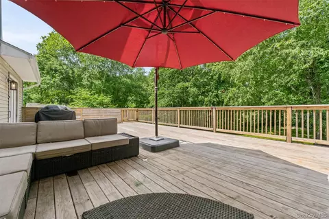 Exterior - 63 Hunt Rd, Wallkill, NY 12589 photo 5 of 9