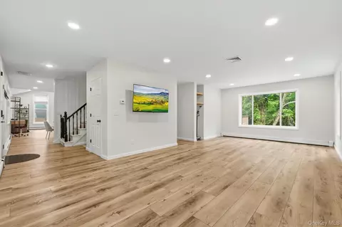 Living - 63 Hunt Rd, Wallkill, NY 12589 photo 1 of 3