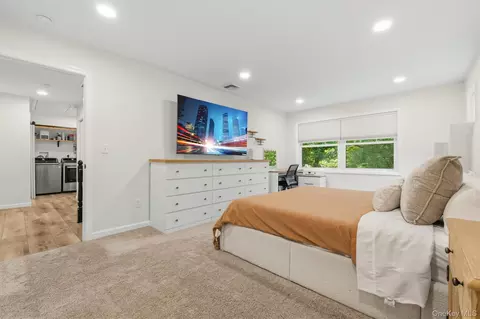 Bedroom - 63 Hunt Rd, Wallkill, NY 12589 photo 2 of 7