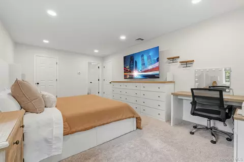 Bedroom - 63 Hunt Rd, Wallkill, NY 12589 photo 3 of 7