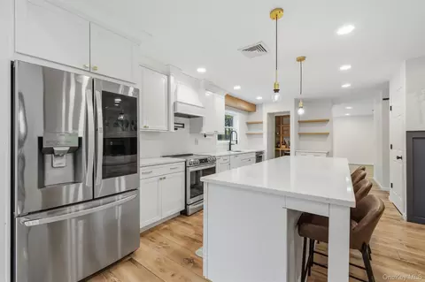 Kitchen - 63 Hunt Rd, Wallkill, NY 12589 photo 3 of 5
