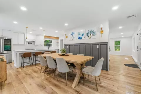 Dining - 63 Hunt Rd, Wallkill, NY 12589 photo 2 of 3