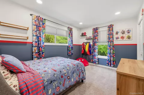 Bedroom - 63 Hunt Rd, Wallkill, NY 12589 photo 5 of 7
