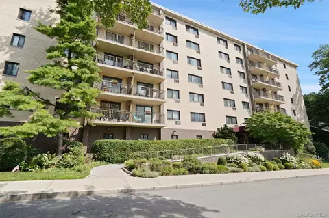 108 Sagamore Rd #3M, Eastchester, NY 10707
