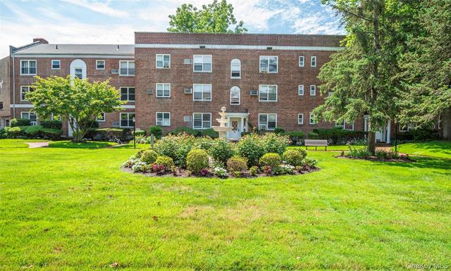 221 Middle Neck Rd #G5, North Hempstead, NY 11021
