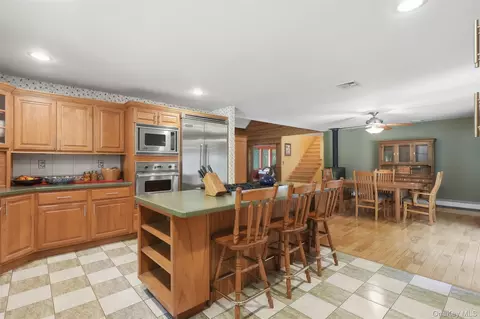 Kitchen - 68 Bowen Rd, Warwick, NY 10990 photo 4 of 5