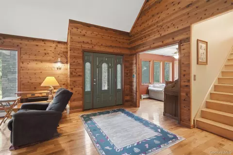Entry Way - 68 Bowen Rd, Warwick, NY 10990 photo 1 of 4