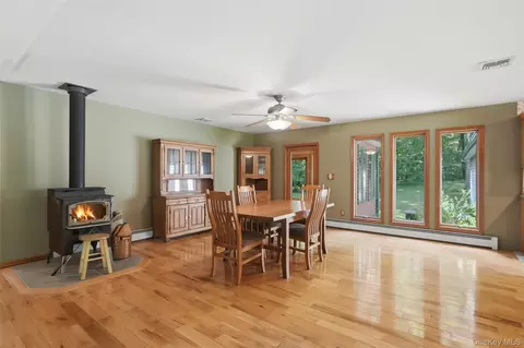 Dining - 68 Bowen Rd, Warwick, NY 10990 photo 1 of 4