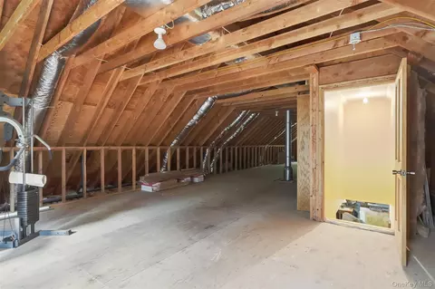 Entry Way - 68 Bowen Rd, Warwick, NY 10990 photo 3 of 4